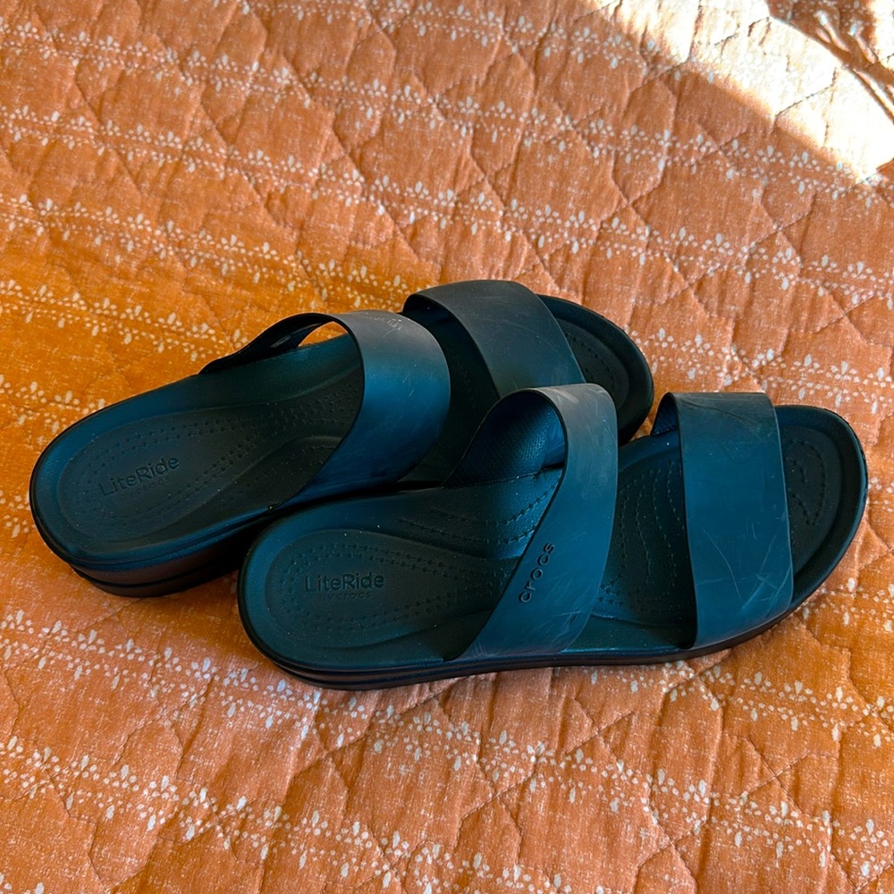 Crocs Brooklyn Mid Wedge